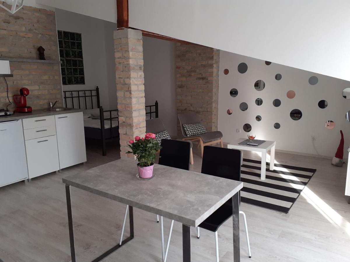 Flora Novi Sad Apartment Exterior photo
